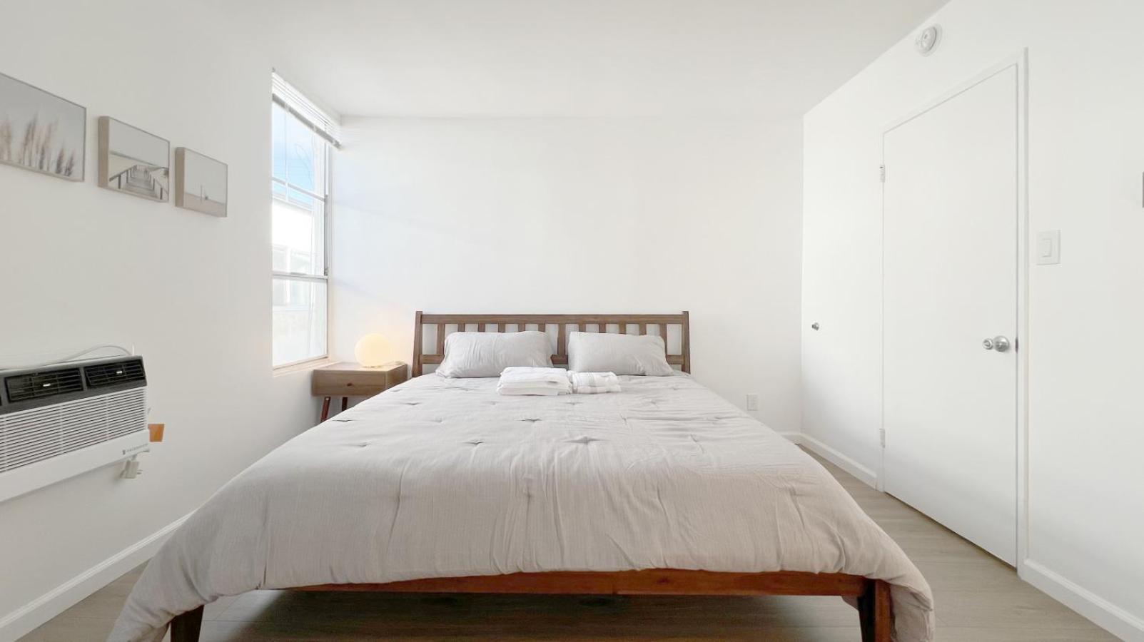 Seaside Escape Steps From Santa Monica Apartment Los Angeles